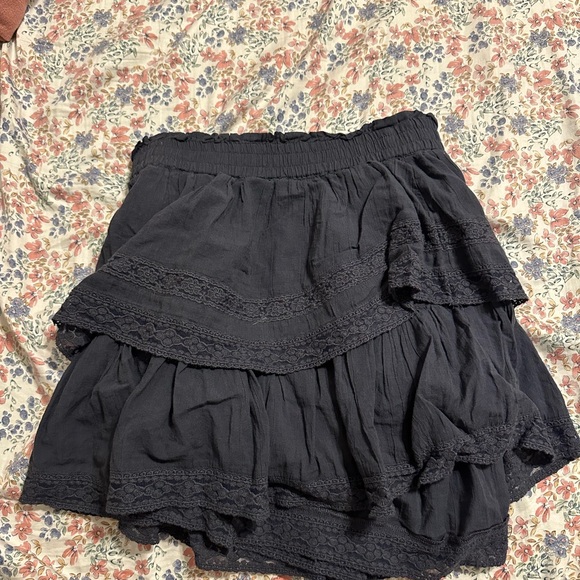 Black fluffy lace aerie skirt - Picture 1 of 2